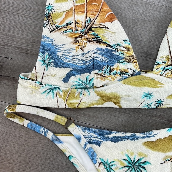 ☀️RIP CURL☀️ POSTCARDS DEEP V TOP POSTCARDS SKIMPY PANT BIKINI SET - Picture 8 of 17